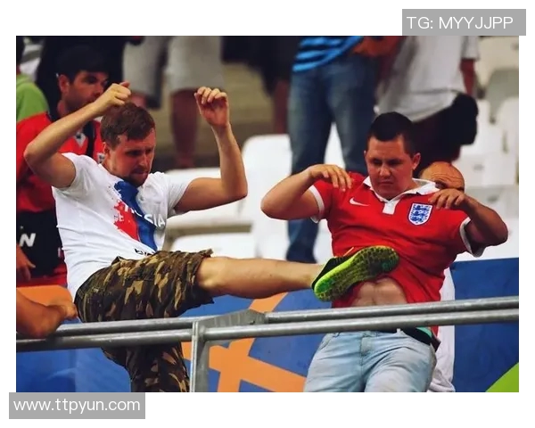 足球明星潮人穿搭揭秘时尚风格与运动精神的完美结合